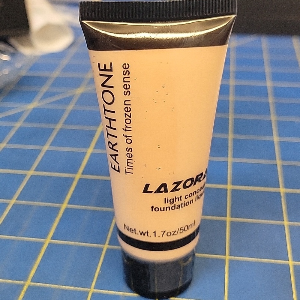Lazora Light Concealer Foundation 04 New Sealed 50ml Tube